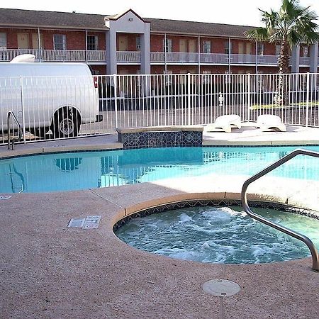 Value Inn & Suites - Харлинген Экстерьер фото