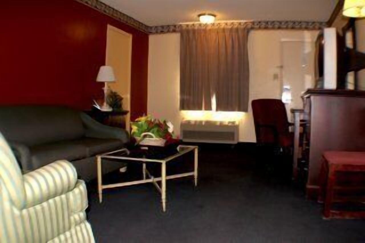 Value Inn & Suites - Харлинген Экстерьер фото