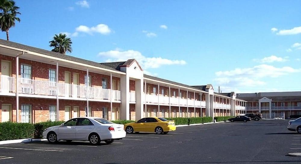 Value Inn & Suites - Харлинген Экстерьер фото